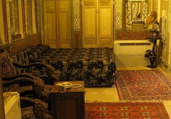 اتاق دو تخته دبل هتل آنتیک ملک التجار یزد